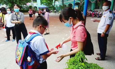 TPHCM yêu cầu các trường học đẩy mạnh phòng, chống Covid-19