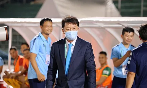 HLV Chung Hae-seong: Cầu thủ CLB TPHCM chuyên nghiệp nhất