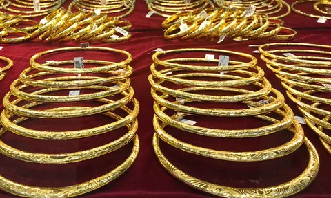 Giá vàng đảo chiều tăng 200.000 đồng/lượng