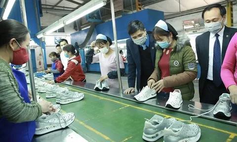 Đề nghị doanh nghiệp mua khẩu trang cho người lao động