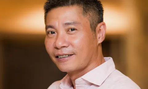 Mùa dịch, NSND Công Lý ở nhà làm giám khảo cuộc thi hát online