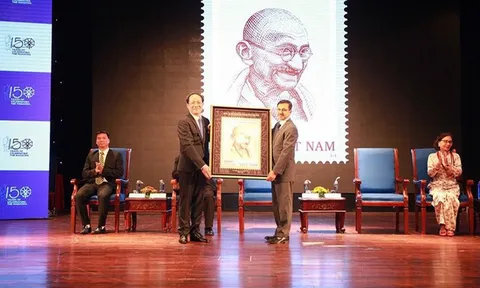 Phát hành đặc biệt bộ tem về Mahatma Gandhi