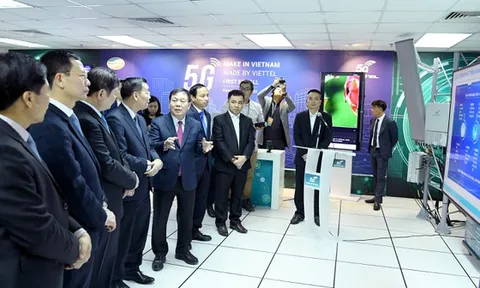 Cuộc gọi video đầu tiên trên thiết bị mạng 5G “Make in Vietnam - Made by Viettel”