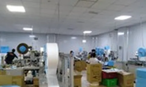 Đột kích công xưởng khẩu trang 3M giả tại TPHCM