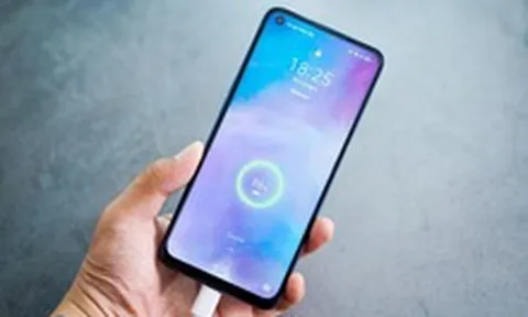 Tại sao các smartphone tầm trung 2020 phải được trang bị sạc nhanh