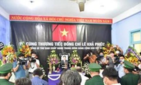 Bà con làng Rồng lập bàn thờ nguyên Tổng Bí thư Lê Khả Phiêu