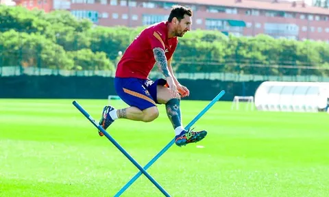 2 cử chỉ của Messi trong buổi tập khiến Barca hài lòng