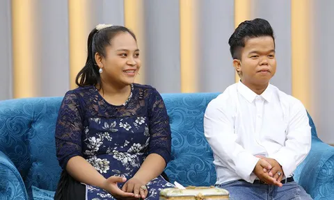 Ốc Thanh Vân "ghen tị" chuyện tình cô sinh viên y giấu cả nhà đẻ con với chàng tí hon