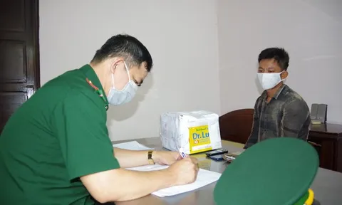 Bắt đối tượng vận chuyển 1kg ma túy đá, 1.000 viên ma túy tổng hợp