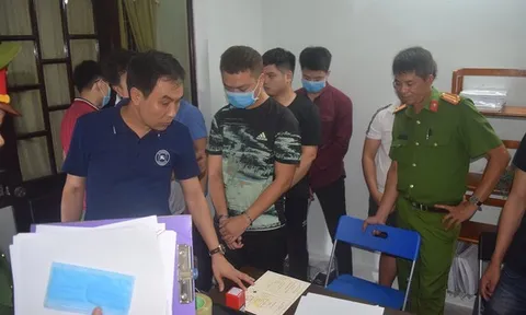 Phá đường dây làm giả con dấu thu lợi bất chính hàng trăm triệu đồng