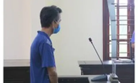 9 tháng tù cho đối tượng không đeo khẩu trang còn đánh công an