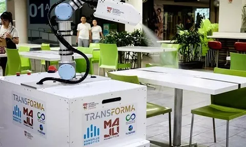 Robot ‘đắt hàng’ mùa COVID-19