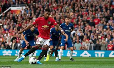 Rashford lập cú đúp, M.U vùi dập Chelsea ở trận ra quân
