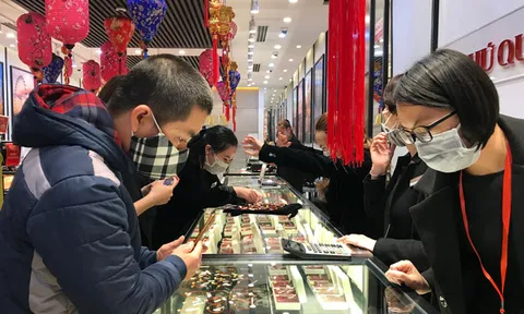 Giá vàng giảm 850.000 đồng/lượng trong tuần