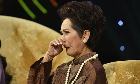 Danh ca Phương Dung ngậm ngùi nhớ mẹ khi thời trẻ theo chồng qua Mỹ