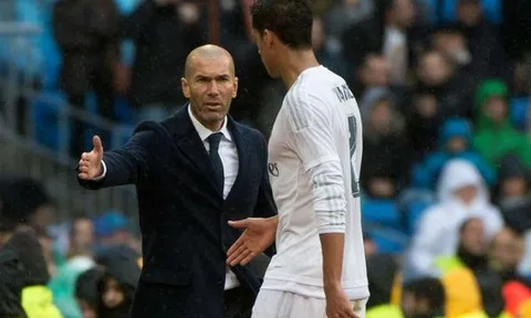 Muốn giữ Mbappe, PSG sẽ phải tuyển mộ… Zidane