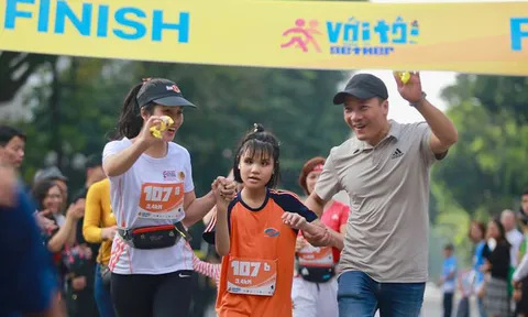 Chạy với tôi - 2gether 2019: Lần đầu chạy bán marathon với người khiếm thị