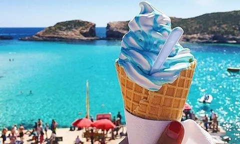 "Vừa đi vừa ăn"-Kiểu ảnh không thể thiếu khi đi du lịch!