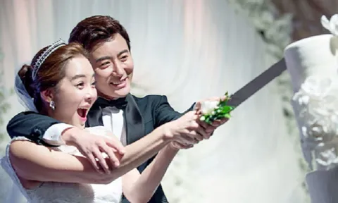 Những đôi uyên ương 'gái hơn trai' của showbiz châu Á