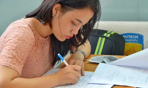 Nhiều trường hạ điểm chuẩn: Bất công!