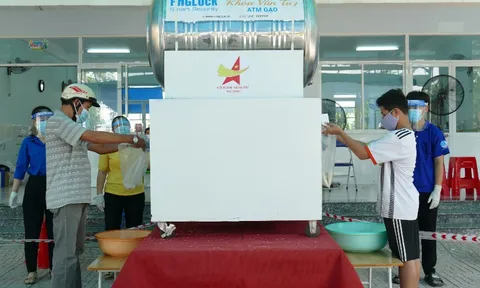 ATM gạo “tiếp sức” người dân vùng dịch