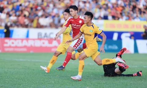 Vì sao Quang Hải khởi động chậm còn Công Phượng lại bay cao?