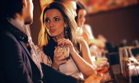 Bắt lỗi thường thấy của các nàng khi đi "quẩy"