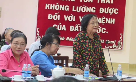 Cấm dạy thêm là quá máy móc!