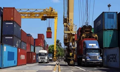 Ảnh hưởng từ "bão" dịch, xuất khẩu bấp bênh phía trước