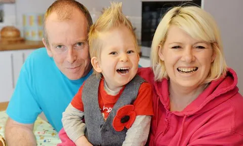 Cậu bé chỉ có 2% não khi chào đời bắt đầu học mẫu giáo