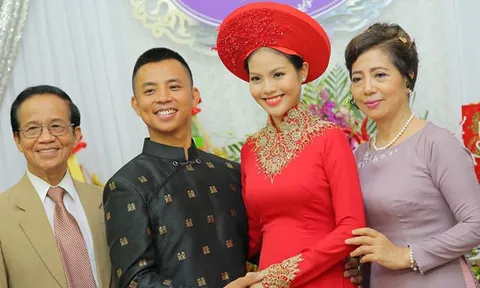Chí Anh và vợ kém 20 tuổi rạng rỡ trong lễ ăn hỏi