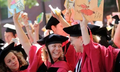 Harvard, bốn rưỡi sáng