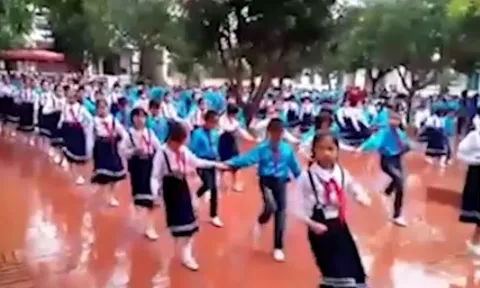 Độc đáo màn nhảy cha cha cha của 500 học sinh tiểu học