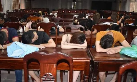 Quảng Trị: Hàng chục thanh niên dương tính với ma túy trong quán karaoke