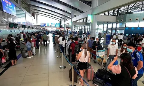 Cục Hàng không yêu cầu phải hoàn trả phí dịch vụ cho khách hủy vé