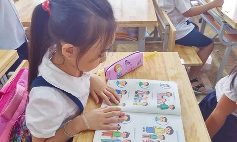 Học sinh Chu Văn An trong giờ tiếng Nhật đầu tiên