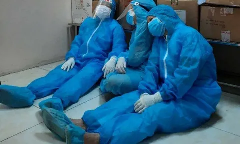 Hình ảnh chuyển ra từ tâm dịch làm nhiều người bàng hoàng cay sống mũi