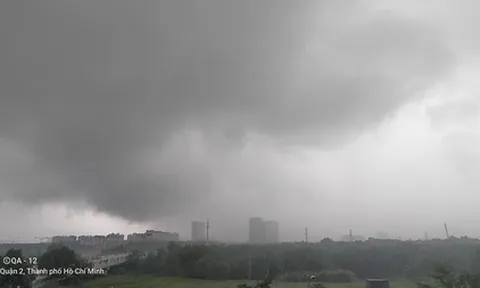 Sau cơn mưa kéo dài 6 tiếng đồng hồ hôm nay, 2 ngày tới, Nam bộ tiếp tục có mưa to