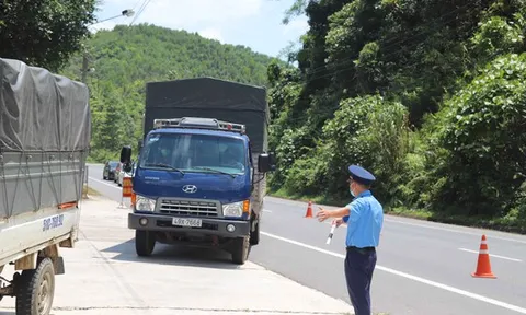 Dừng xe hợp đồng, taxi chở khách từ vùng dịch về Đà Lạt – Lâm Đồng