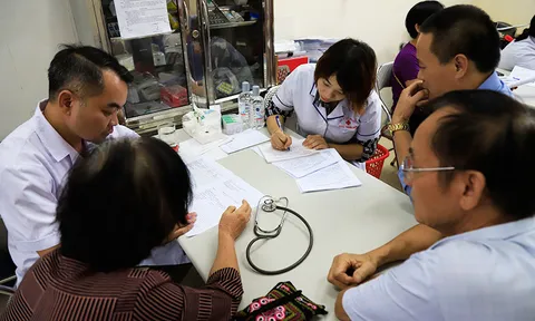 Vụ cháy tại Công ty Rạng Đông: Hơn 900 người khám sức khỏe, chưa phát hiện ai có biểu hiện cấp tính bất thường