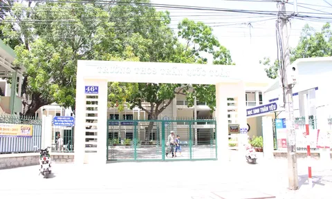 Nữ sinh bị cô giáo sỉ nhục, tát tai xin chuyển trường