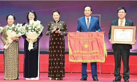 Tuyên dương 400 gương sáng thầm lặng vì cộng đồng