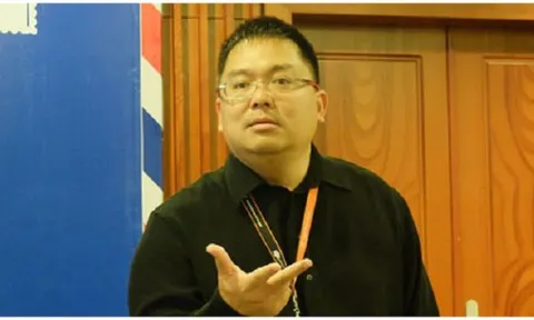 Mắng sếp "dốt", một nhân viên bình thường được thăng chức Chủ tịch