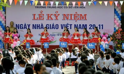 Thầy trò rạng rỡ dự lễ tôn vinh nhà giáo