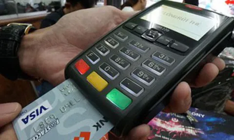 Khách hàng có mất phí khi chuyển thẻ ATM sang thẻ chip không?