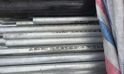 Bình Dương: Phát hiện trên 5 tấn thép xây dựng nghi giả mạo nhãn hiệu Hòa Phát